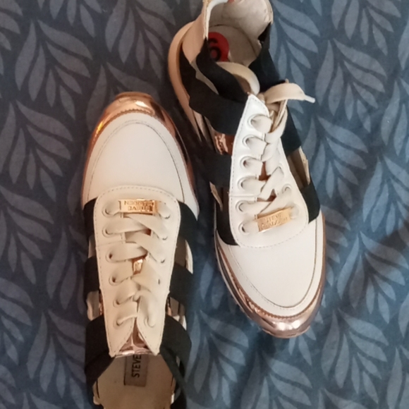 Steve Madden rose gold sneaker sandals - Picture 6 of 8